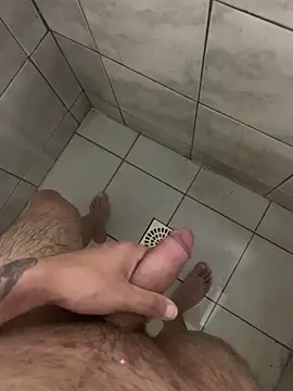 jhnn  online show from November 6, 2025, 11:26 pm