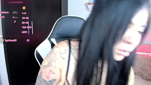 AilynRed online show from September 12, 2025, 10:10 pm