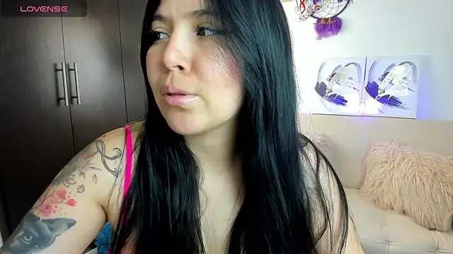 Snapshot of AilynRed chatting on May 3, 2026, 2:28 am AilynRed online show from May 3, 2026, 2:28 am