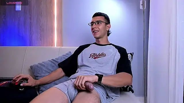 SymonPrince online show from November 30, 2025, 1:09 am