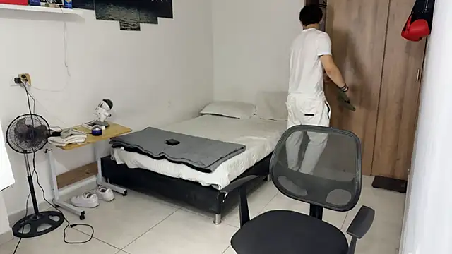 Kisan Smith online show from November 14, 2025, 1:37 am