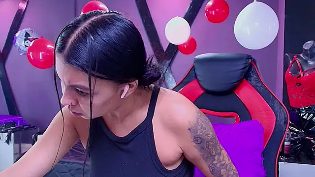 Juliet Nasty online show from February 17, 2025, 12:48 pm