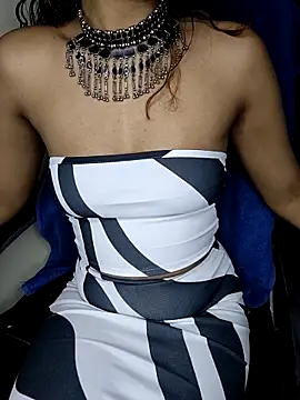 Snapshot of Leeeezzzz_roy chatting on October 5, 2025, 7:01 pm Leeeezzzz roy online show from October 5, 2025, 7:01 pm