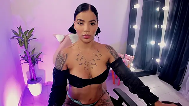 EmmaRusellx online show from January 25, 2025, 10:07 pm