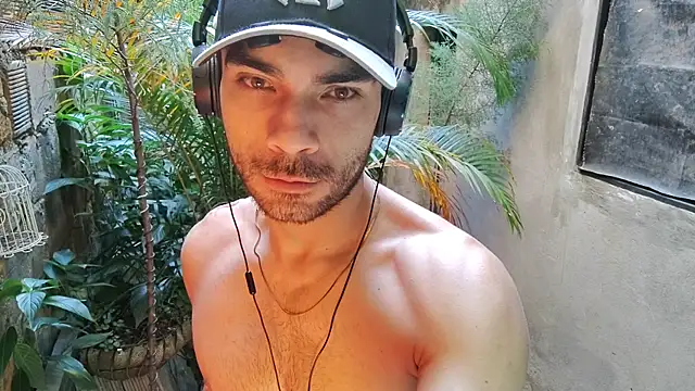 sexyboycolombi4 online show from January 23, 2025, 8:13 pm