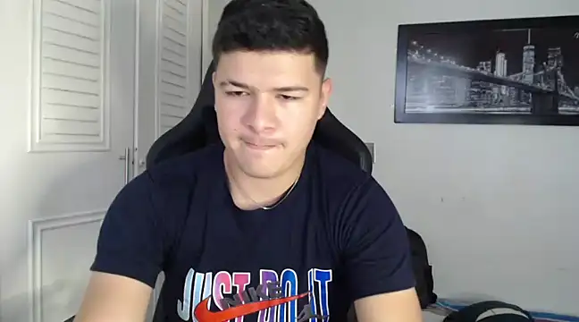 Plug Control online show from December 5, 2024, 7:38 pm