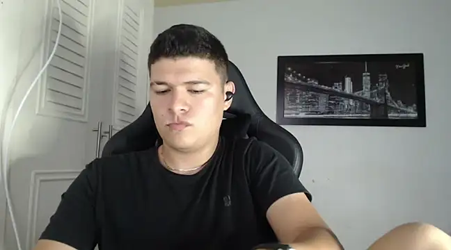 Plug Control online show from January 27, 2025, 10:06 pm