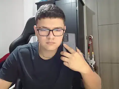 Plug Control online show from March 7, 2025, 5:17 pm