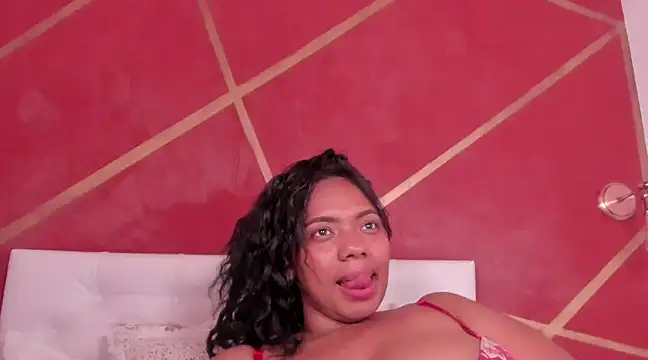 lia mariana online show from February 17, 2025, 5:25 am