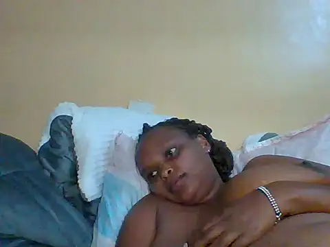 Snapshot of Sexxy-Shie chatting on January 7, 2025, 9:14 pm Sexxy-Shie online show from January 7, 2025, 9:14 pm