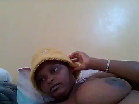 Snapshot of Sexxy-Shie chatting on February 11, 2025, 12:48 pm Sexxy-Shie online show from February 11, 2025, 12:48 pm