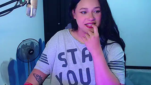 Luciernaga18 online show from October 11, 2025, 1:49 am