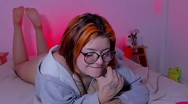 Snapshot of Gaby_Danna chatting on December 3, 2024, 3:20 am Gaby Danna online show from December 3, 2024, 3:20 am