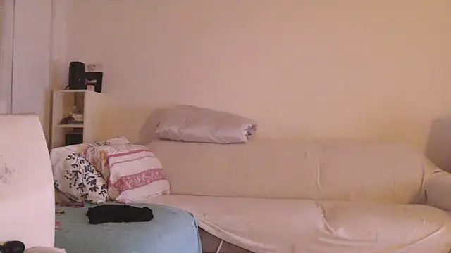 fragrance72 online show from February 5, 2026, 5:17 pm