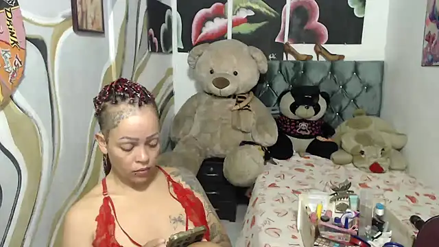 Snapshot of manzanahot9 chatting on June 27, 2026, 7:52 pm manzanahot9 online show from June 27, 2026, 7:52 pm