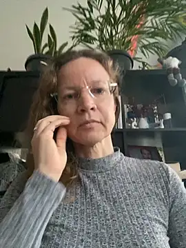 AnnikaRose online show from November 18, 2025, 6:40 am