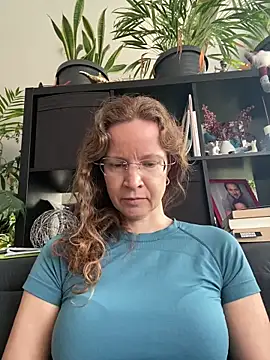 AnnikaRose online show from March 11, 2026, 6:52 am