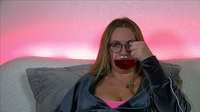 MariaNeumann online show from January 22, 2025, 12:38 pm