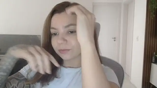 Snapshot of HotRuiva chatting on September 25, 2025, 2:10 pm HotRuiva online show from September 25, 2025, 2:10 pm