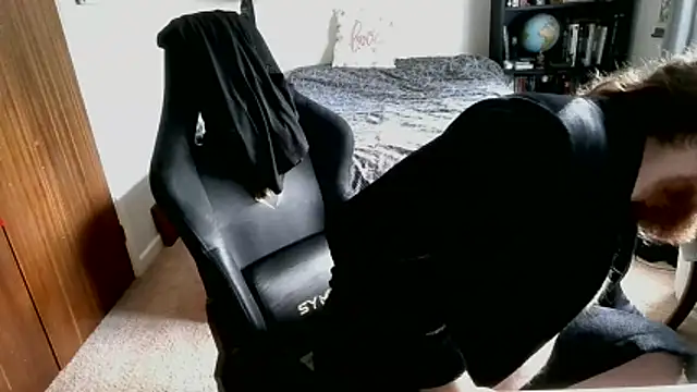 Hairy Guy30 online show from April 13, 2026, 2:55 pm