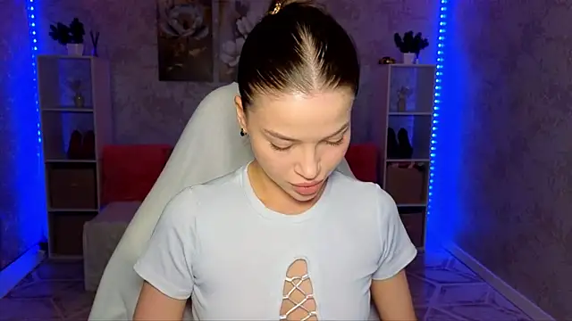 EmmyMills online show from May 24, 2026, 9:42 pm