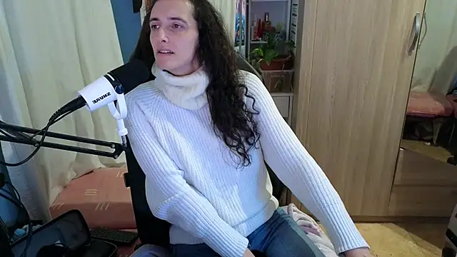 Snapshot of MemiKouki chatting on November 24, 2025, 5:01 pm MemiKouki online show from November 24, 2025, 5:01 pm