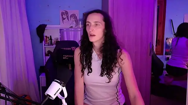 Snapshot of MemiKouki chatting on December 13, 2025, 7:53 pm MemiKouki online show from December 13, 2025, 7:53 pm