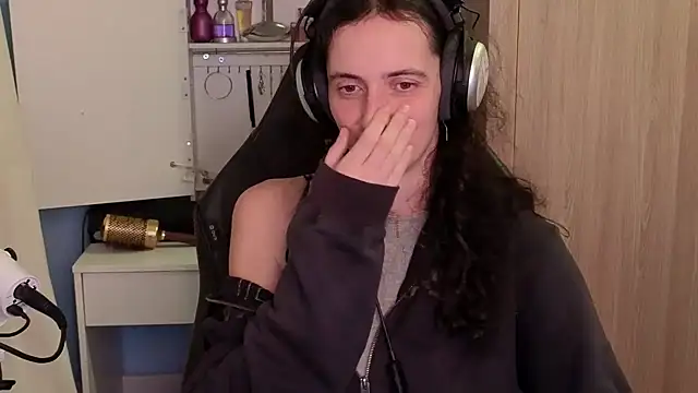 Snapshot of MemiKouki chatting on February 2, 2026, 5:33 pm MemiKouki online show from February 2, 2026, 5:33 pm