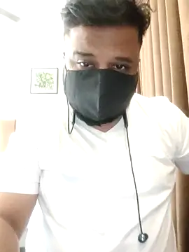 Hunk-Hand6 online show from March 27, 2026, 10:04 am