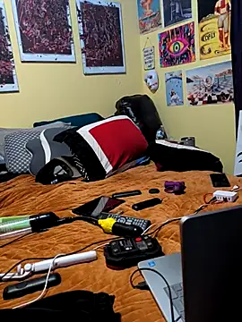 Snapshot of Mic_Oxinner chatting on April 28, 2026, 3:44 am Mic Oxinner online show from April 28, 2026, 3:44 am
