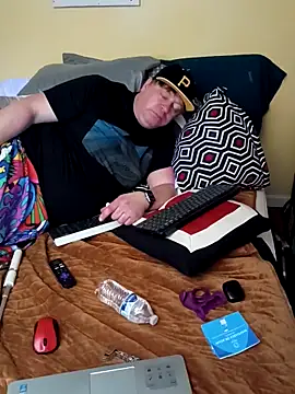 Snapshot of Mic_Oxinner chatting on April 29, 2026, 11:36 am Mic Oxinner online show from April 29, 2026, 11:36 am