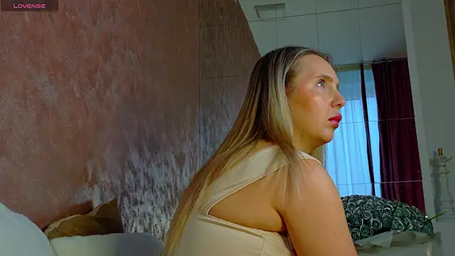 Snapshot of lexy_a chatting on April 2, 2026, 4:21 am lexy a online show from April 2, 2026, 4:21 am