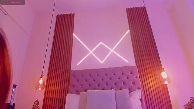 Sophia turneer online show from February 12, 2026, 2:28 am