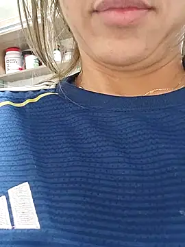 Snapshot of melissa_35_ chatting on October 20, 2025, 11:43 am melissa 35 online show from October 20, 2025, 11:43 am