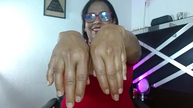 elizabeth mature23 online show from May 3, 2026, 2:01 pm