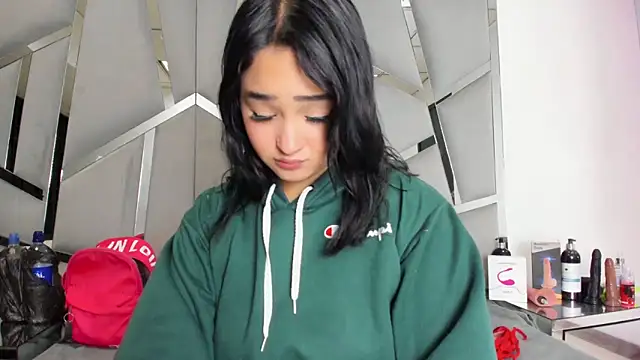 Catherinee69 x online show from October 9, 2025, 2:42 am