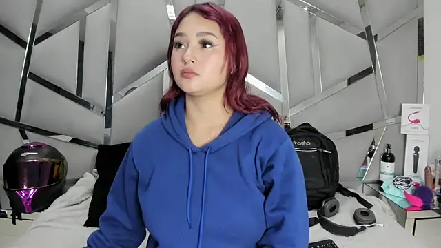 Catherinee69 x online show from March 7, 2026, 3:36 am