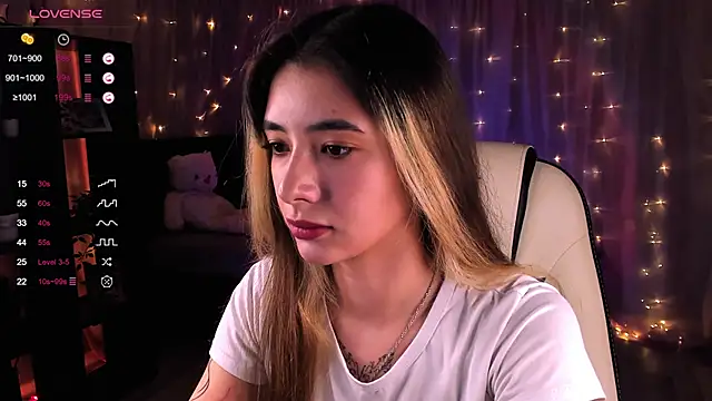 DarlaLike online show from December 15, 2024, 4:07 am