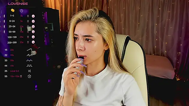 DarlaLike online show from February 26, 2025, 8:26 am