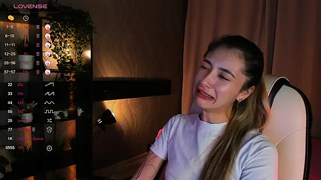 DarlaLike online show from September 25, 2025, 4:05 am