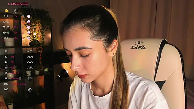 DarlaLike online show from November 8, 2025, 3:39 am