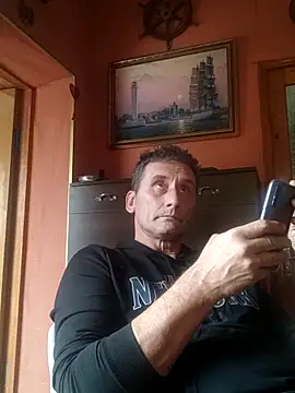 Snapshot of Viause_Kentauelle chatting on October 12, 2025, 8:24 am Viause Kentauelle online show from October 12, 2025, 8:24 am