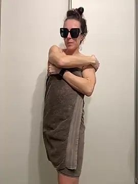 mrs  unknown online show from March 31, 2026, 1:07 am