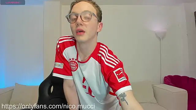 niico 18 online show from January 16, 2025, 7:07 am