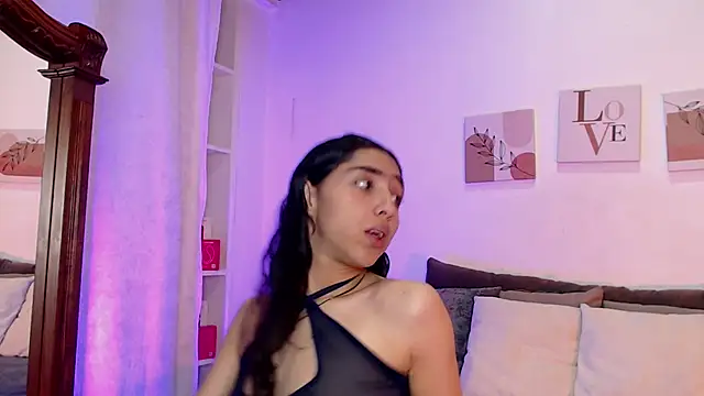 madisex s online show from November 5, 2025, 1:11 pm