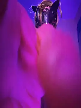 kandyloves online show from October 7, 2025, 10:12 am