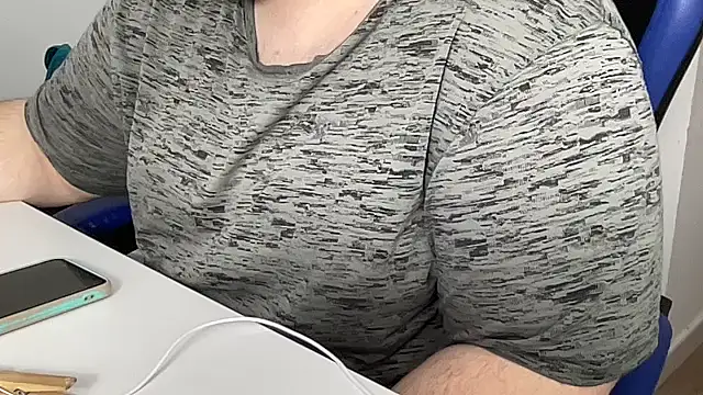 Rafa24324 online show from April 13, 2026, 6:35 pm