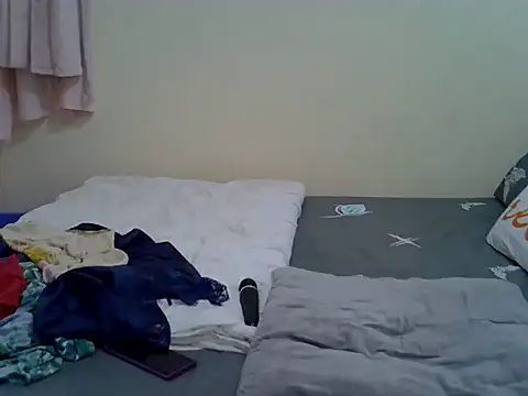 Sweet Bear online show from December 17, 2025, 6:08 am