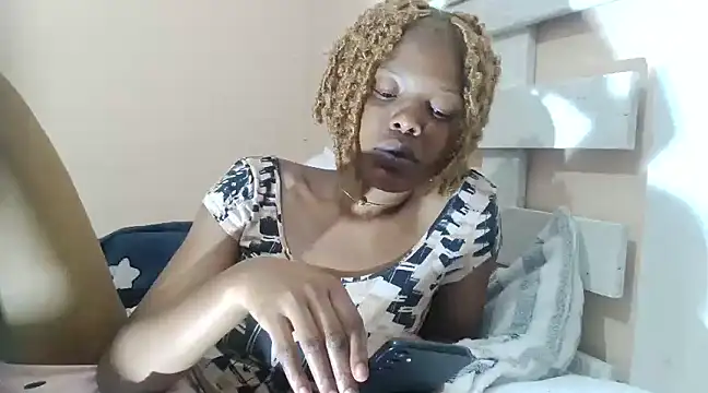 tropicalesen online show from January 10, 2025, 8:15 pm