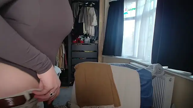 Snapshot of Bustyjessicalouu chatting on October 24, 2025, 2:46 pm Bustyjessicalouu online show from October 24, 2025, 2:46 pm